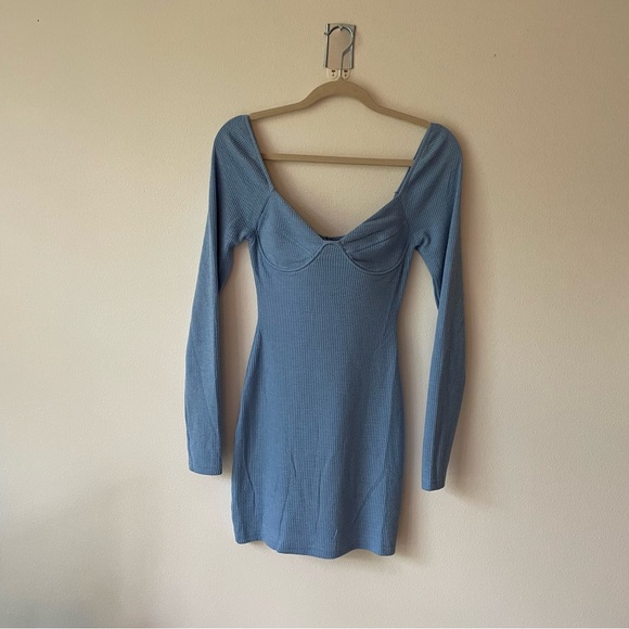 Milana Dress in sky blue - Picture 10 of 13
